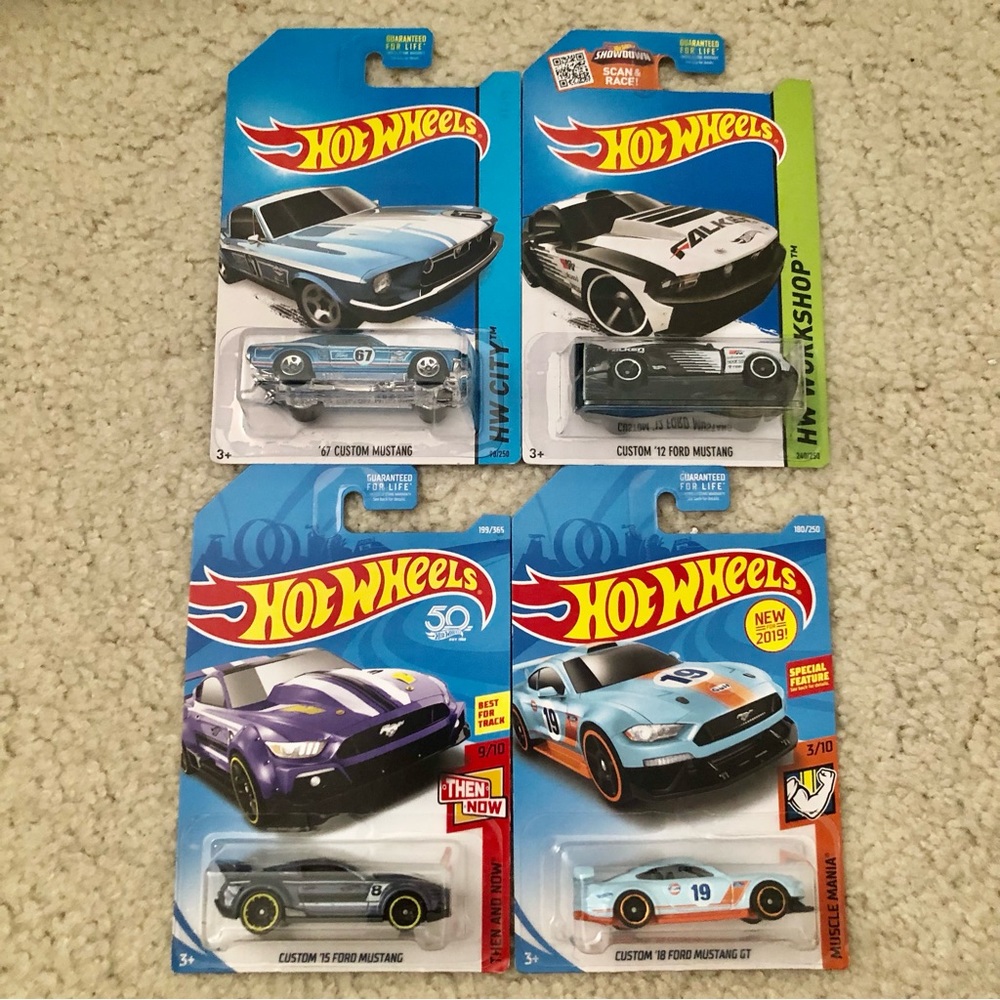Hot Wheels Ford Mustang Cars (4)